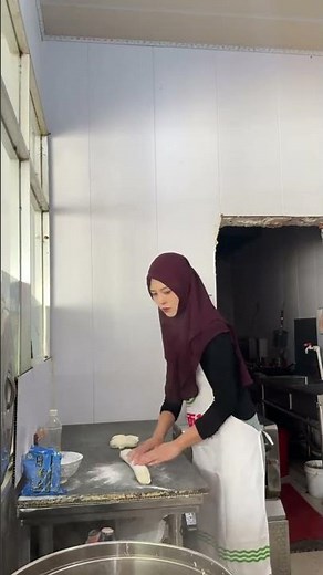 Hand-Pulled Spaghetti Made with Amazing Skill! 🤯🍝