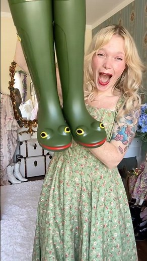 Perfect 4 puddles😌🐸☔️The most adorable Frog Wellies by Wellipets! Outfit details linked in comments