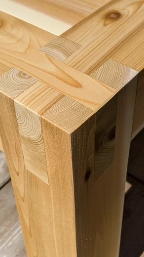 I think I did a pretty good job cutting this castle joint, but there's always room for improvement #castlejoint #joinery #woodworkingtips #woodworking #sawdust #glue