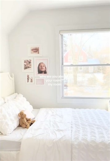 Aesthetic Room Tour: Clean Girl Inspiration in Rome