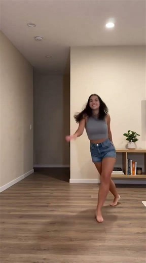 BEST SHUFFLE GIRL ELECTRO DANCE MUSIC VIDEO 2026 ON A VIRAL TIKTOK SONG❤️