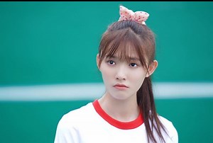 Chinese actress Jelly Lin slammed online for her physique in Calvin Klein ads [VIDEO]