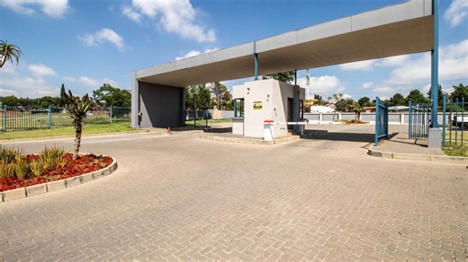 R 7 650 | 2 Bedroom Apartment in Noordwyk | Private Property