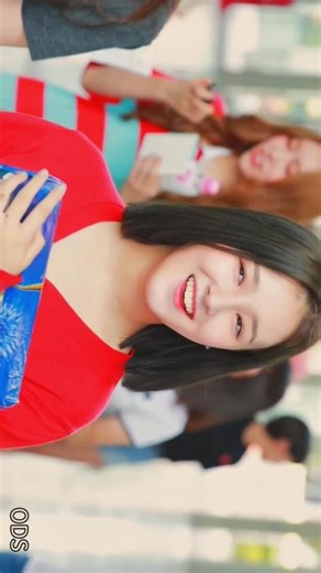 ek to tu jat or uper se smart #nancyjewelmcdonie#nancy #dilwaledulhanialejayenge #nancyshort#shorts