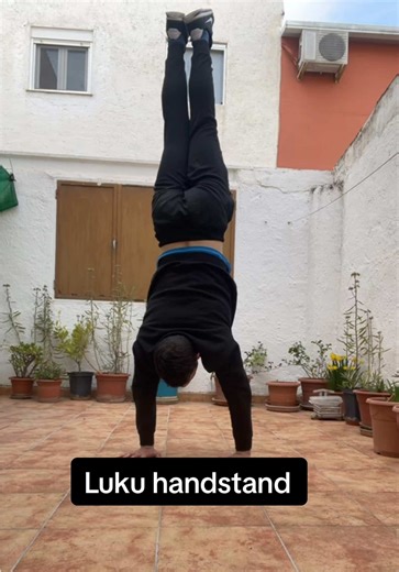X2… #Handstand | handstand