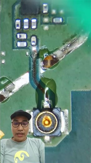 repairing pcb tracks #viral #smartphone #howtoservicep #automobile #repair #diy #smartphone #lapt...