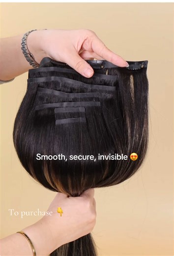 😍 Experience the magic of our seamless clips—no bumps, no fuss, just perfect hair. #dooreshair #dooreshairextensions #clipinhairextensions #seamlessblend #realhumanhair