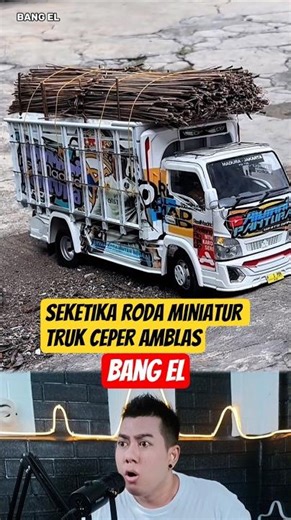 Miniature flat truck with a load forced to go through an uphill road #shorts #reactionvideo #fypv...
