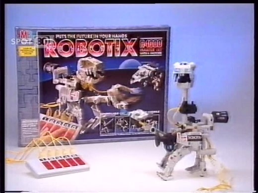 Mb Robotix (1986) Nulla era più futuristico, negli anni'80, che costruire e controllare i propri robot personalizzati. Robotix della MB offriva questa opportunità ai bambini. Provenienza filmato: Celestino Camicia #spot80 #retrocommercial #pubblicitadiunavolta #pubblicitàvintage #spotanni80 #pubblicitàanni80 #anni80 #mb #bambini #giocattoli | Spot 80