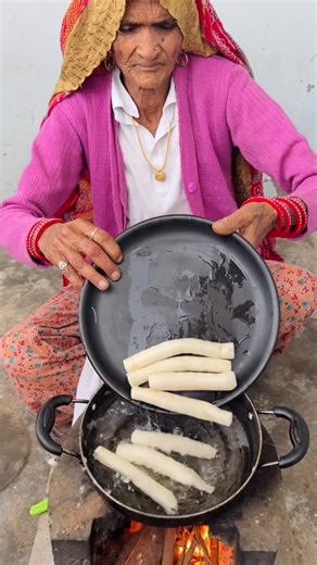 @delicious__food_kapil on Instagram: "मूली boil New Recipe Video #hacks #food #new #tips #cooking kitchentips short delicous hair blackhair"