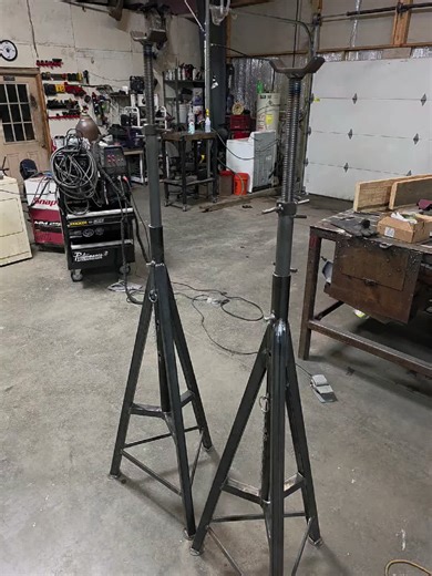 made some HD adjustable stands #welding #powdercoating #steel #custom