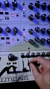 Maximus 4V Synthesizer from Analogue Solutions | Live Jamming