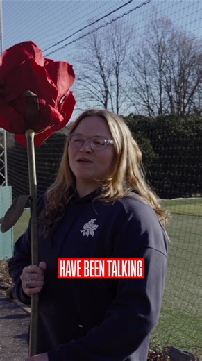 During #RWC2025, a special display of 267 roses - one for each player who has represented the Red Roses since the team’s first official match in 1987 - was created at The London Eye. The current Red Roses squad were reunited with their roses, which bear their names and cap numbers, at Pennyhill Park last week. | England Rugby