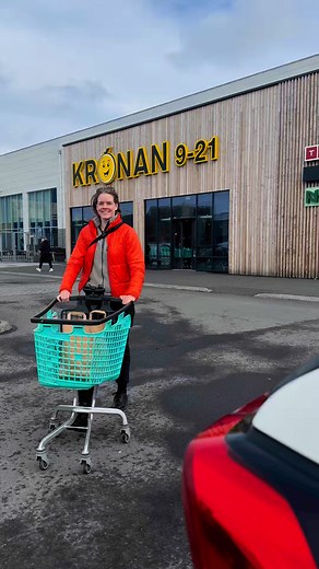 What’s your go-to road trip snack? 🍫🍌🚗 We hit up Krónan for the best Icelandic road trip snacks—healthy bites, local treats, and must-try Icelandic chocolate! 🍪🥤 Total cost? 💸 7125 ISK ($54.28) for a fully stocked adventure. Worth it? Absolutely! 😁 | Guide to Iceland