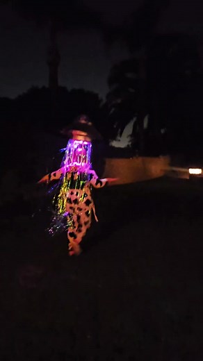 ABDUCTED 👽🐄✨️ Best costume goes to the heifers! 🐮 This is such a unique costume idea! I love watching my sisters brain work and create something dope out of nothing. If yall have been around for a while, you know my sister is a natural engineer and comes up with these elaborate costumes for Halloween that go undefeated in costume contests. This is just another amazing one for the books 👏🏻 • • • • #aliens #aliencostume #halloweencostume #Halloween #costumeideas #handmadecostume #costumeconte