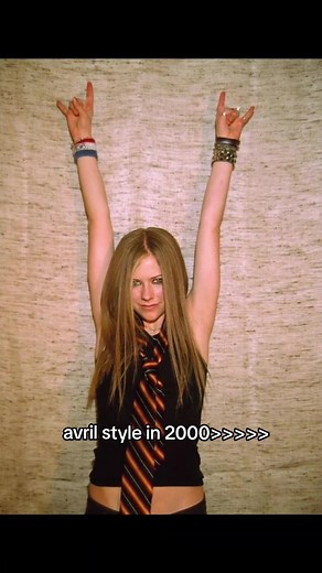 avril style in 2000🛐#avrillavigne #foryou #foryoupage #avril_lavignsx #2000s #rock #sk8erboi #2000s #fyyyyyy