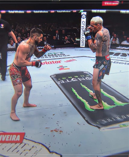 “They own a Bakery” 🔥😮‍💨 #fyp #UFC #iliatopuria #carlosprates #charlesoliveira