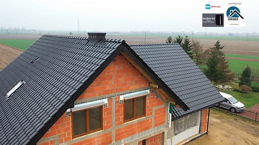Czerń na dachu od lat cieszy się dużym powodzeniem. Zobaczcie jak wygląda nasz błyszczący klejnot Rubin 9V w tym odcieniu 🏠 HANEX Kleczew pokrycia dachowe - dziękujemy❗️ | BMI Polska