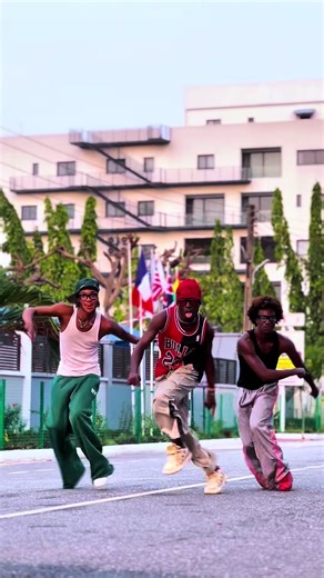 When Three Good Heads Collide: Energy Boyyy Vibes