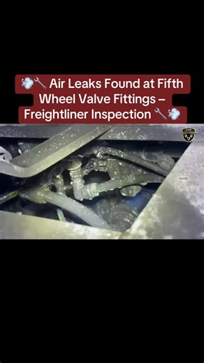 During inspection on this truck, our specialist tech identified air leaks coming from fittings around the fifth wheel valve. The fifth wheel valve controls the air supply to the trailer’s locking mechanism, making it a critical safety component for coupling and uncoupling operations.💡 Why fifth wheel valve air leaks matter:The fifth wheel valve must maintain consistent air pressure to properly lock and release the trailer. Even small leaks can cause pressure loss that affects trailer operation