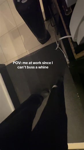 move a leg move a leggg #trinidadandtobago #trindadcarnival | whining dance