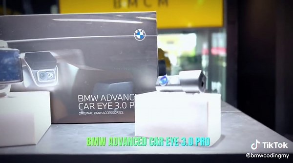 𝗕𝗠𝗪 𝗔𝗱𝘃𝗮𝗻𝗰𝗲𝗱 𝗖𝗮𝗿 𝗘𝘆𝗲 𝟯.𝟬 𝗣𝗥𝗢 There’s nothing more reassuring than having the All-New BMW Advanced Car Eye 3.0 PRO watching out for your car, every step of the way. Drive with peace of mind knowing that situations will be automatically detected and recorded, day and night. View events with ultra-sharp QHD clarity, conveniently on the LCD touchscreen during emergencies. When it comes to security, trust only a PRO. The All-New BMW Advanced Car Eye 3.0 PRO. And BMCM, the PRO in