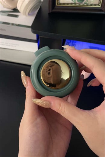 Snatch up this Portable Silent Mini Bladeless Electric Fan! That's rechargeable and a total game - changer for outdoor comfort， Don't miss out.#portablefan #cliponfan #tiktokshop #fan #hot