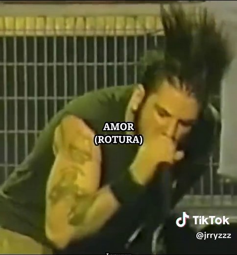 Pantera - This Love (Live) #pantera #thislove #vulgardisplayofpower #philanselmo #dimebagdarrell #vinniepaul #rexbrown #groovemetal #metal #punk #jrryzzz #live
