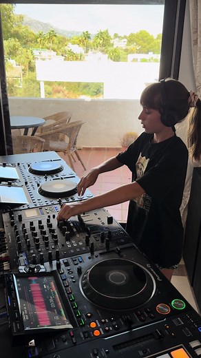 ENJOY MY NEW FRIDAY MIX 💃🥳🔊