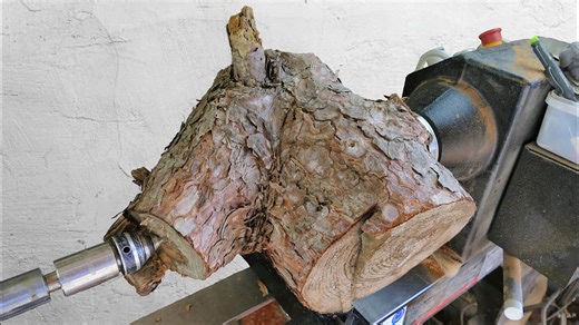 Unexpected Beauty Within the Wood - Stunning Woodturning Surprise