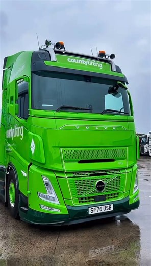 Take a look at County Lifting Services Ltd's Volvo FH Aero Globetrotter 6x2 rear steer tag axle tractor unit with 500hp engine! 💚 🤝 Supplied by Transport Solutions Executive Jonny Devlin from Volvo Truck and Bus Centre North & Scotland. #VolvoTrucks #VolvoFHAero | Volvo Trucks UK