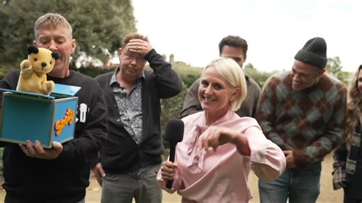 It's not uncommon for our reporters to face the wrath of Sooty's water pistol! Here's some footage from 1986 of Sooty with Bob Crampton... And nearly 30 years later, our reporter Ellie Barker had an eventful chat with the yellow bear about his role in an upcoming pantomine at the Bristol Hippodrome! Watch the full piece on Jack and the Beanstalk here: https://tinyurl.com/52wsmyax | ITV News West Country