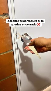 1.7M views · 5.2K reactions | Asi abres tu cerradura si te quedas encerrado ❌ #cuidado #hack #tricks #ideas #seguridad | Cerrajero Key Master | Facebook
