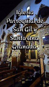 La Iglesia de Santa Ana en Granada fue edificada en el año 1501, aprovechando la estructura de la mezquita Almazora. 🕌📅 ¡Una joya histórica! ✨ Indudablemente, la Iglesia de Santa Ana se erige como una de las construcciones más hermosas de la ciudad. 🤩 Su belleza es innegable. 😍 Situada a orillas del río Darro y asentada sobre una impresionante base de sillares, su origen se remonta al aprovechamiento de la aljama Almazora, siendo posteriormente ampliada durante la primera mitad del siglo XVI