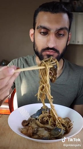 How to Use Chopsticks Like a Pro | Expert Tips and Tricks!