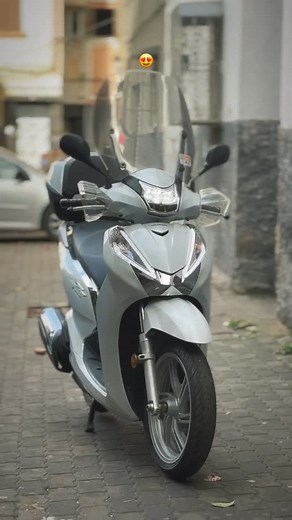 Sh._.350i😍😍 on Instagram: "Sh 300i 😍 . . . . . . . . . #share #sh300 #explore #shoes #tmax530 #instagood #song #tmax #partage #"