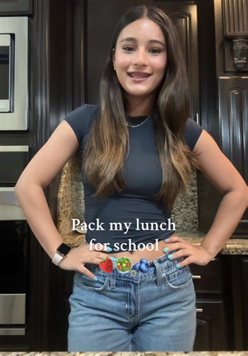 always late lol #packmylunchwithme #packmylunch #lunchideas #lunchtime #lunchboxideas #coffee #yogurt #oikos #yogurtbowl #fruit #xyzbca @OIKOS