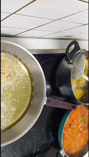 #بناتي_سكر_حياتي#عروك #عروك_عراقي #عروك_لحم #قلاية_بندورة #كبة_عراقية #كبةرز #إدعموني_بلايك_فولو_إكسبلو #الخليج_العربي #دُبي #ألمانيا_بلجيكا_هولندا