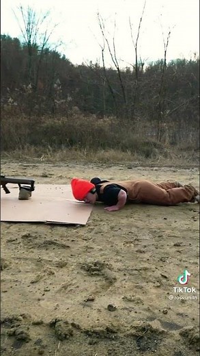 One small man vs one big gun 😅😎