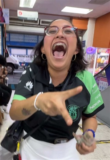 Quien ganará⁉️🧐 #juego #humor #piedrapapelotijera #risas #diversion Piedra papel o tijeras