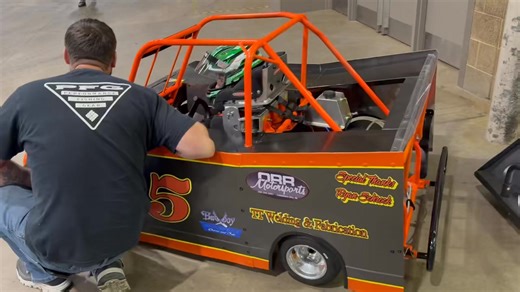 The Junior Mini Wedges are ready to take over the Rumble In Fort Wayne inside the Allen County War Memorial Coliseum for their final practice session of the night! #toprowracingmedia #rumble27 #therumbleinfortwayne #indoorracing #fortwayne #2025Season | 𝙏𝙤𝙥 𝙍𝙤𝙬 𝙍𝙖𝙘𝙞𝙣𝙜 𝙈𝙚𝙙𝙞𝙖