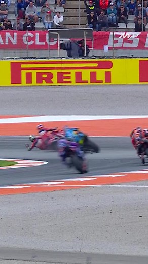 Friendly fire 😱💥 An unfortunate double DNF for Honda HRC today 💔 #ValenciaGP 🏁 | MotoGP