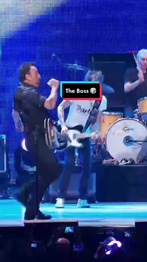 Mick Jagger and Bruce Springsteen Perform 'Tumbling Dice' Together