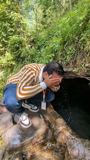Natural Cold Water Spring in Northern Pakistan | Fresh Mountain Water Experience