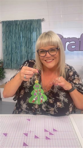 Have you seen our new range of 3D Box Dies and Stencils? Each set includes 2 stencils and dies to decorate your lovely unique shaped box! Perfect for small sweets and treats! 🎄💕✨ 🛍️ Shop the collection here! 🇬🇧 https://bit.ly/3Qb1SF7 🇺🇸 https://bit.ly/3SebfXy | Crafter's Companion USA