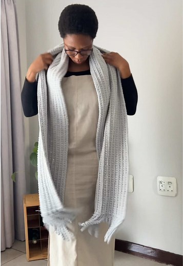 Crochet a Cozy Velvet Scarf with Simple Stitches