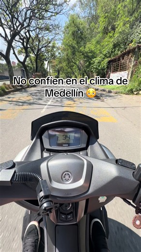 No Confíen en el Clima de Medellín: De Sol a Lluvia en Minutos 😂