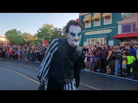 Six Flags Great America Fright Fest Opening Day 2021