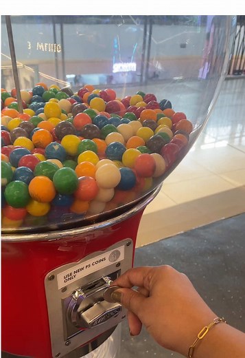 Fun Bubblegum Dance for Kids with Gumball Machines