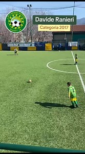 489 reactions · 28 comments | ⚽ MISSILE DA CENTROCAMPO! ⚽ Nella categoria 2017, il nostro difensore Davide Ranieri ha lasciato tutti a bocca aperta con un gol straordinario!  Con un tiro potente da centrocampo, ha infilato la palla sotto l’incrocio, scatenando la festa in campo e sugli spalti!  Bravo Davide, un vero cecchino dalla distanza! ⚡ #LingMondoNazione #Categoria2017 #GolPazzesco #DavideRanieri #FuturoCampione | lingmondonazione | Facebook